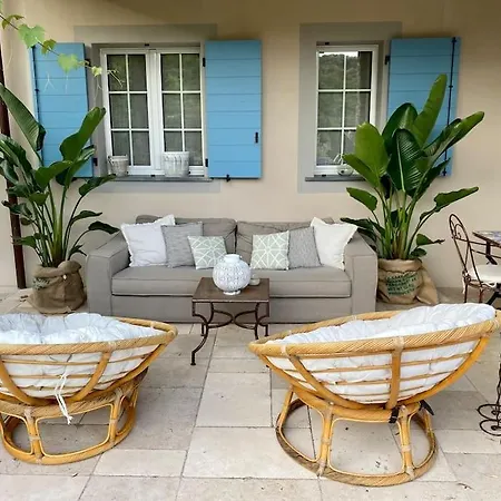 Charming With Swimming Pool Near Villa